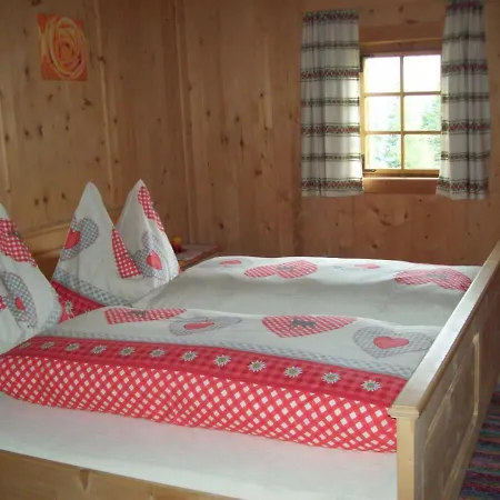 Almhutte Kamelisenalm Lanser אינרבילגרטן