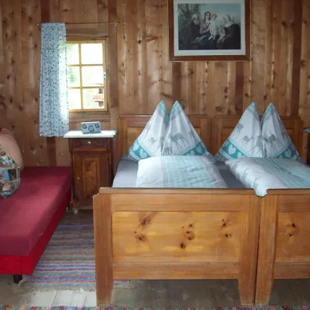 Almhutte Kamelisenalm Lanser